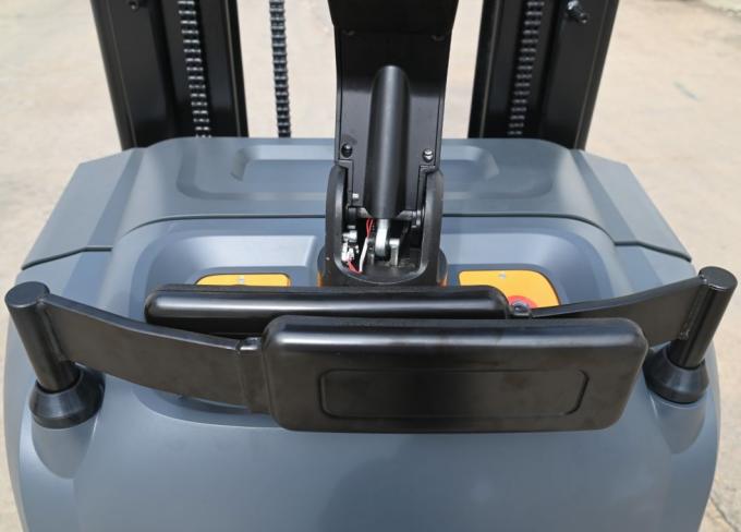 Elektrische motorische stapler Lift 5500 mm Hoogte PLC-controle Automatische elektrische bereikstapler 5